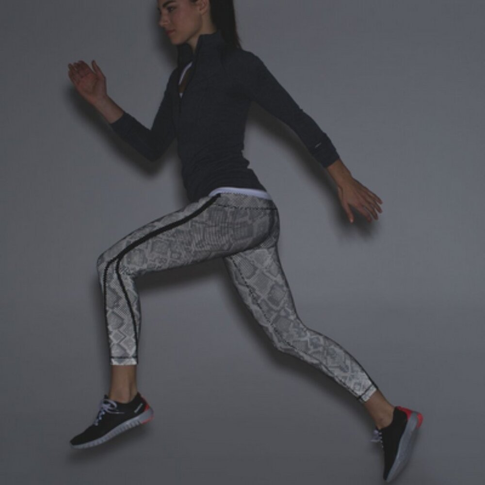 Lululemon Pace Tight *Lights Out